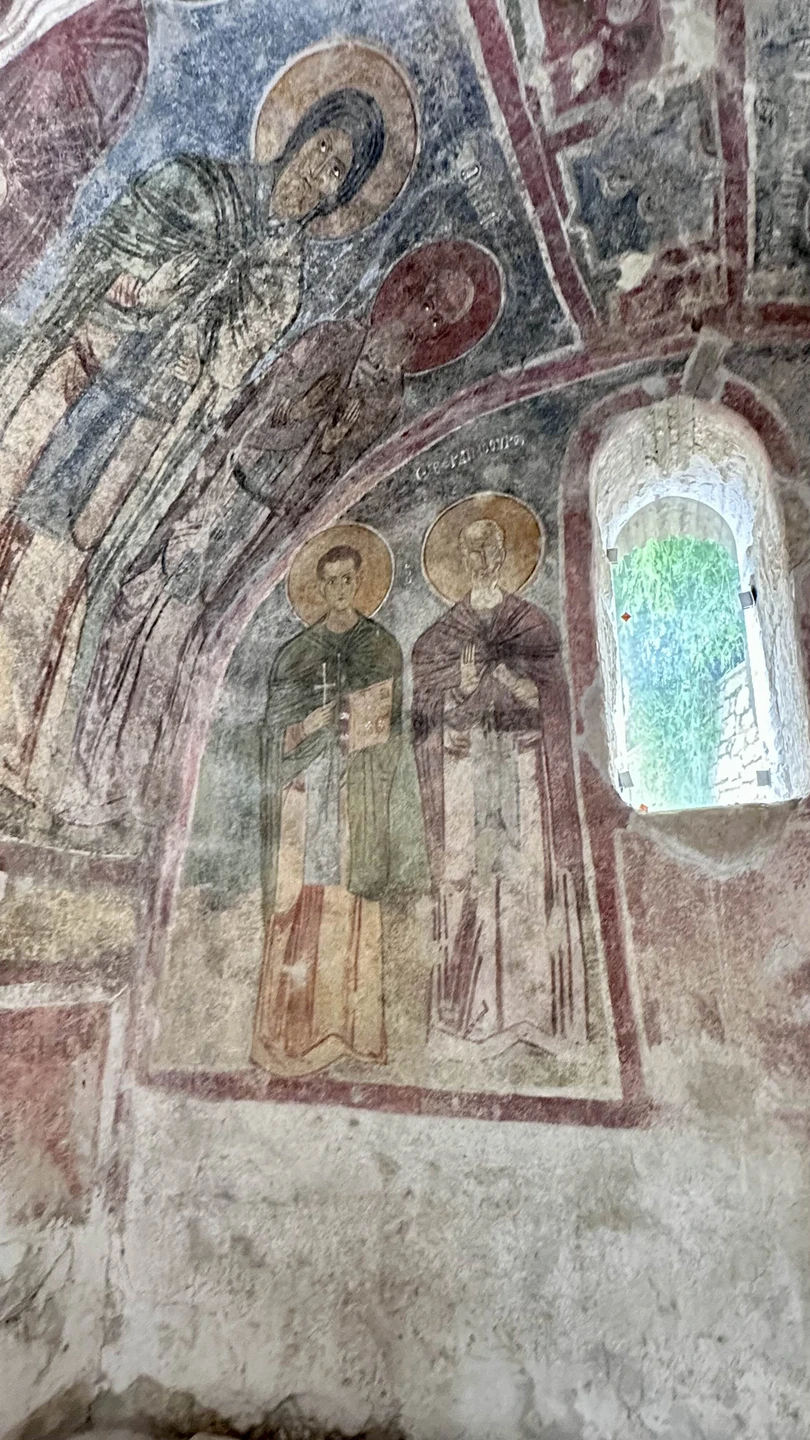 Была в середине октября 2025. Сами локации были интересными. Экскурсовод была достаточно включенной. Не понравилось, что