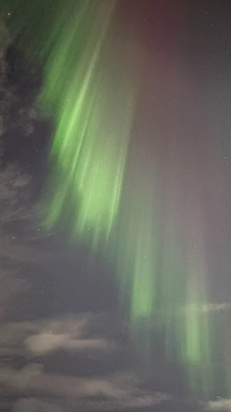 Не смотря на то, что природа всячески препятствовала тому, что бы мы увидели северное сияние, гид