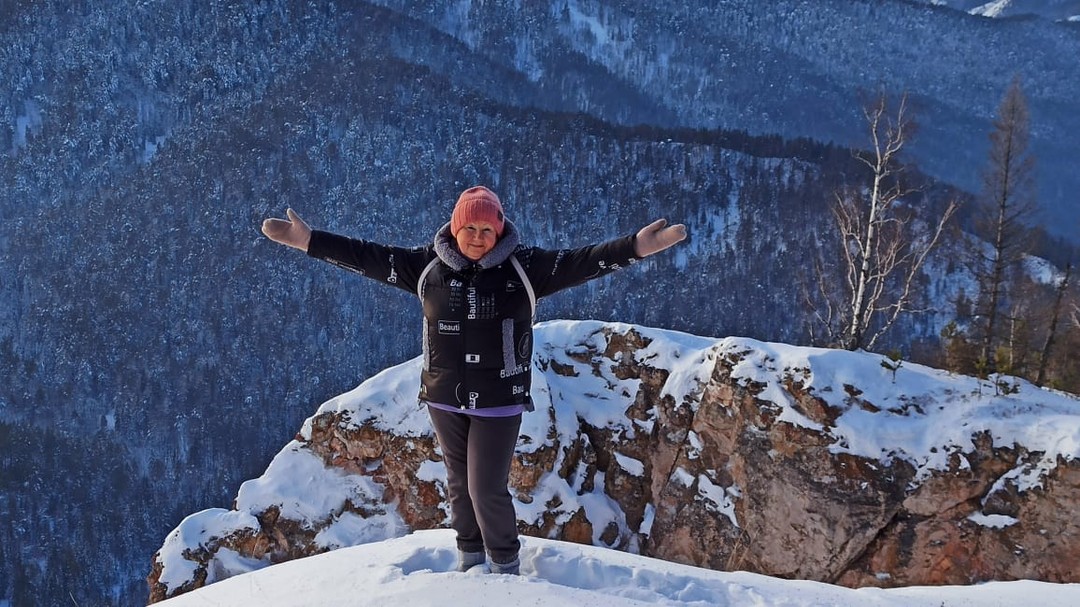 Маршрут по восточной части Торгашинского хребта мы забронировали заранее. При обсуждении сложности маршрута с гидом Элиасом