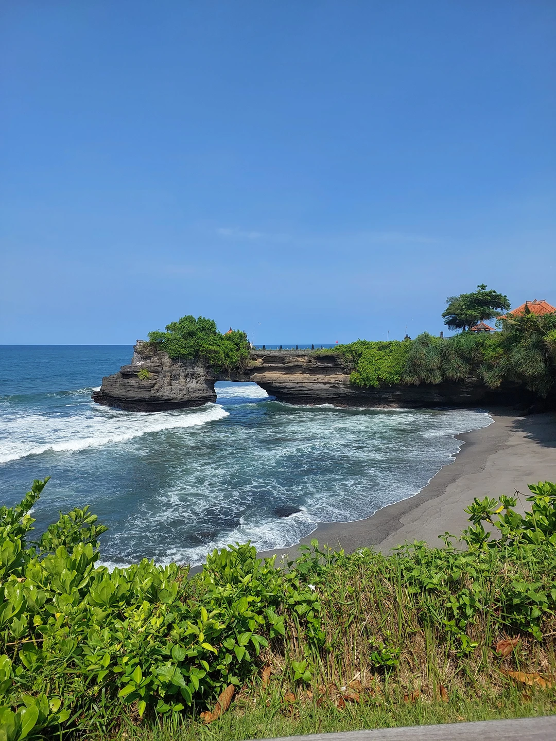 Гид Эрди хорошо говорит на русском