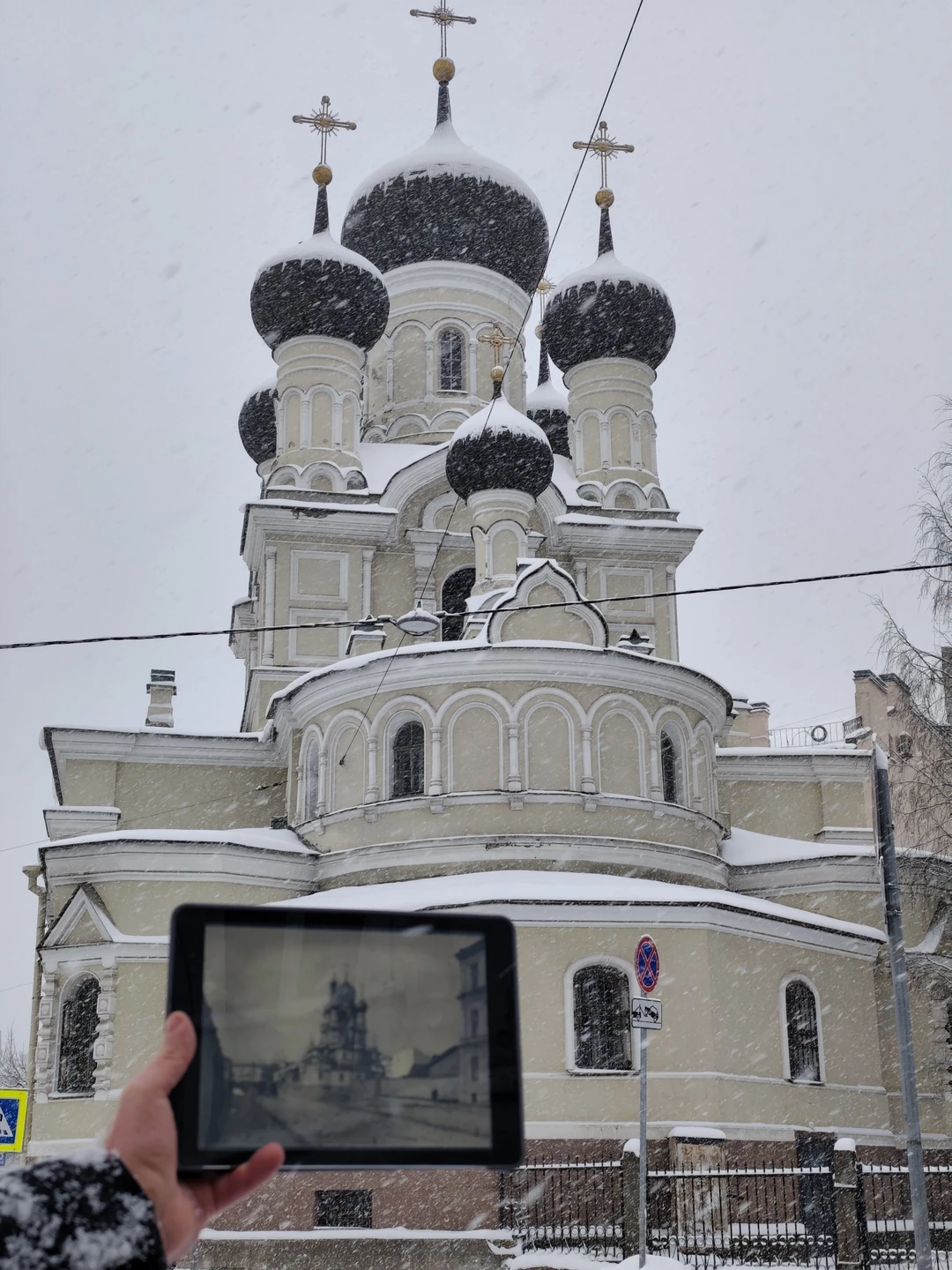 Спасибо Виктору за чудесную экскурсию по району который скрыт от туристов и зря! Рассказ Виктора о