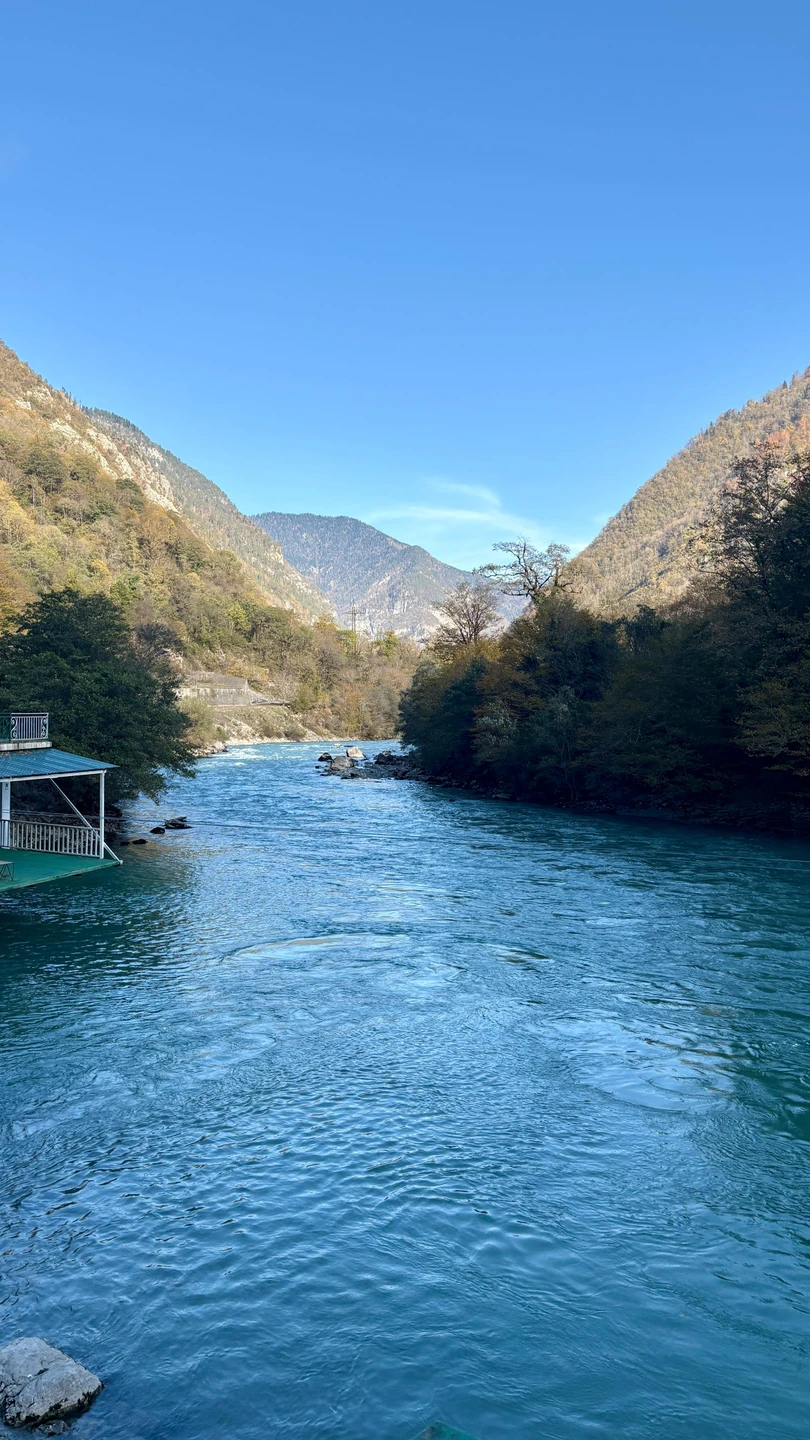 5 ноября были с семьей в путешествии с гидом Вячеславом. Приятный, знающий рассказчик. Посетили очень живописные