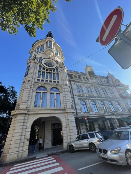 О боги, это одна из моих лучших экскурсий! Олег, Вам просто необходимо назвать программу- «АлкоТур по