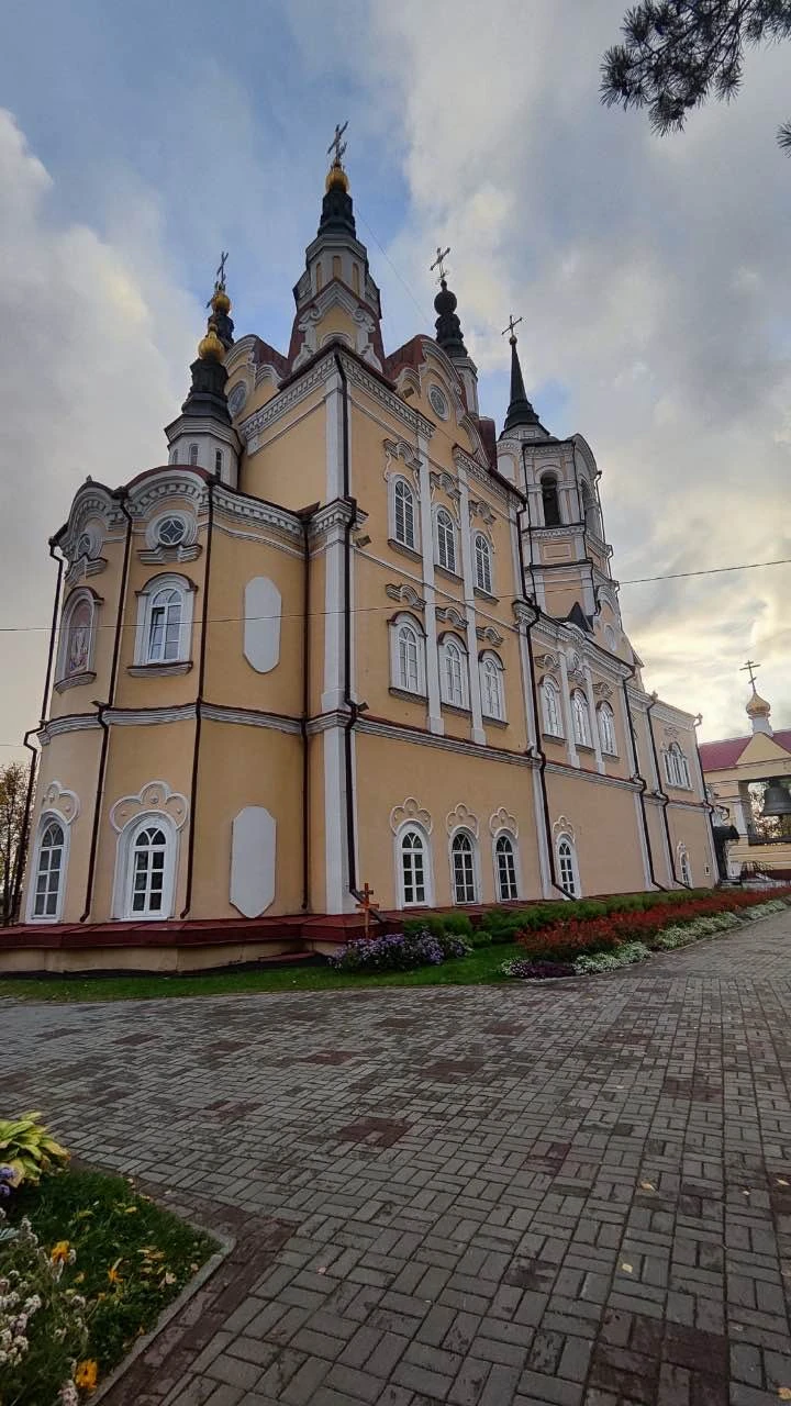 Отличный экскурсовод Светлана. Был в командировке в сентябре 2022 и освободился раньше планируемого, стал искать экскурсии