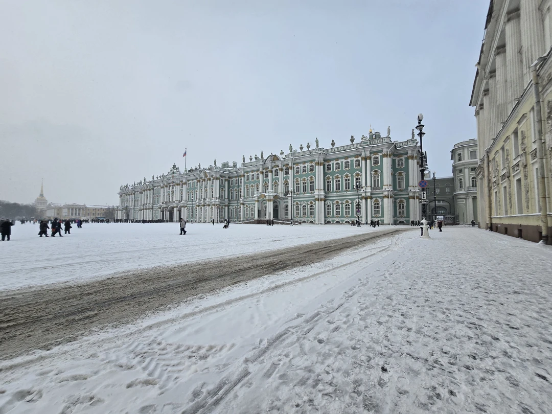 Эрмитаж: самое важное за 2 часа в мини-группе (билеты без очереди включены) (Юлия)