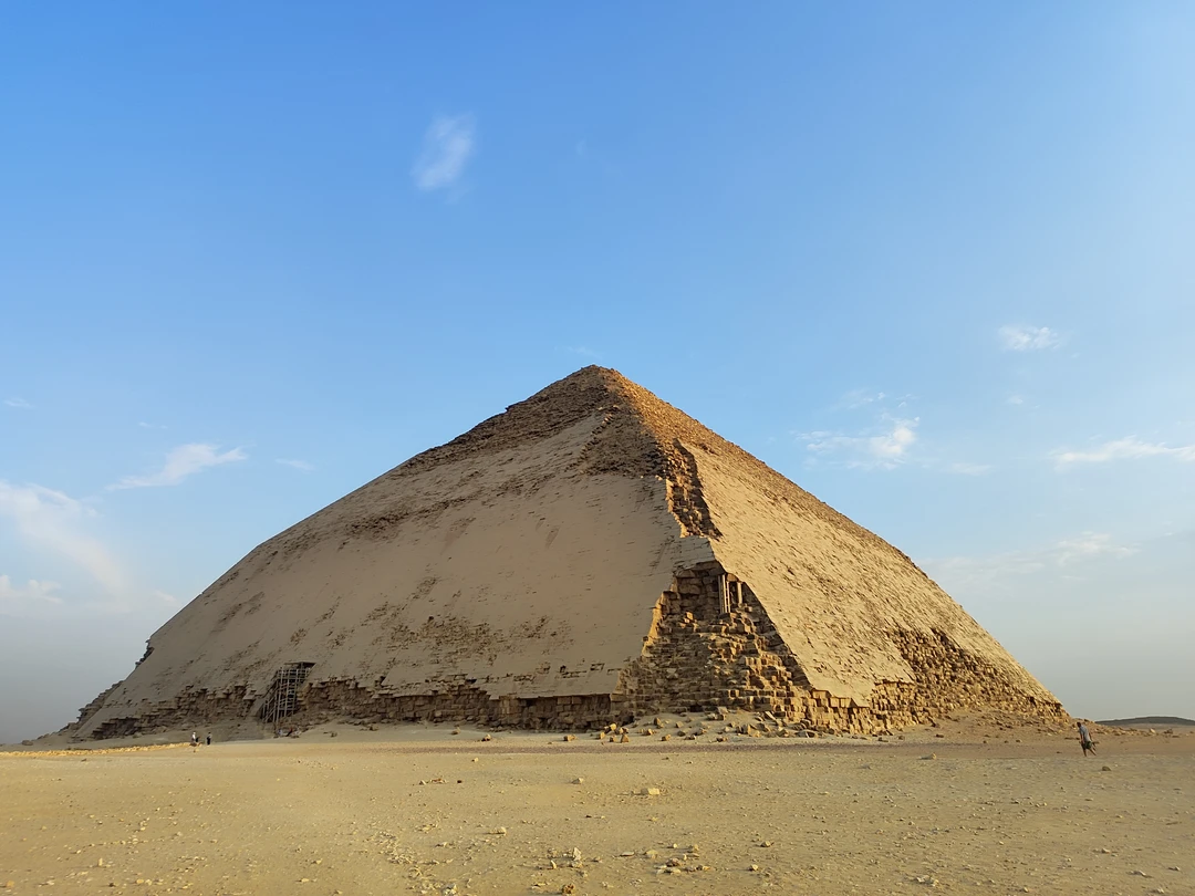 Очень хорошая экскурсия для тех, кто устал от толпы туристов в Египте. Есть возможность побывать в