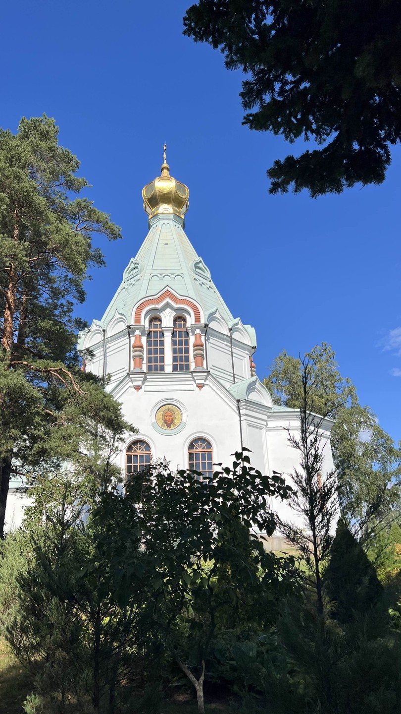 Комфортная экскурсия включает в себя шхеры, высадку на один остров, далее Валаам и 3 часа на