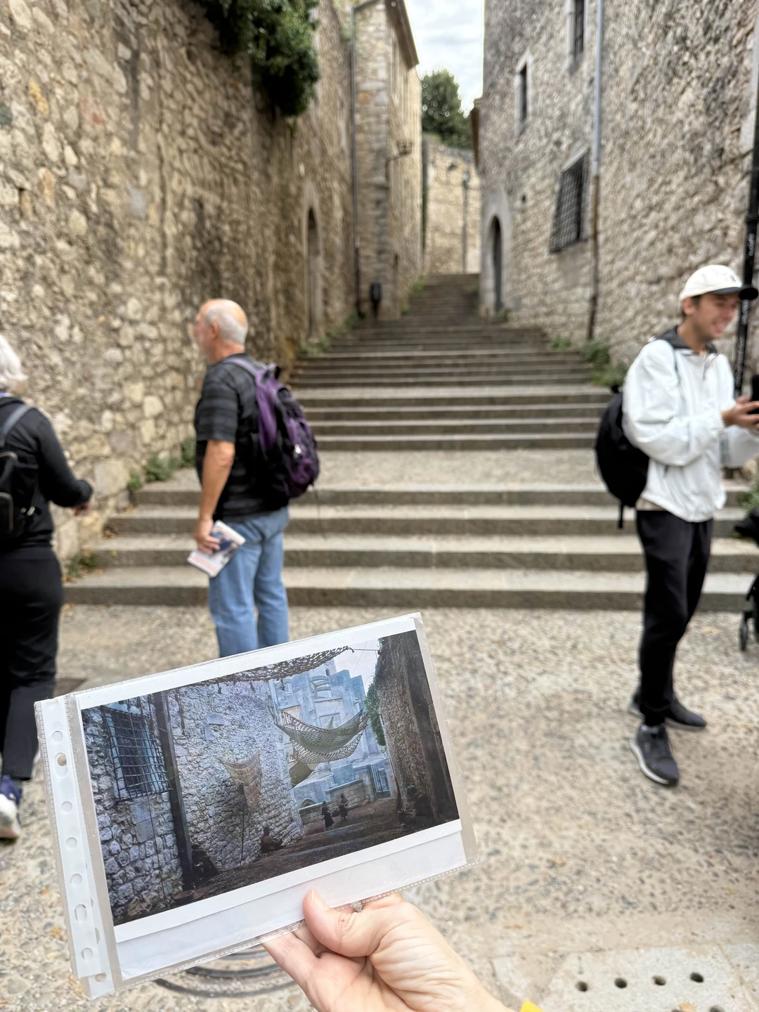 Прекрасное место для посещения- город Жирона. Наш экскурсовод Алена, провела нас через средневековые улочки, показала крепостные
