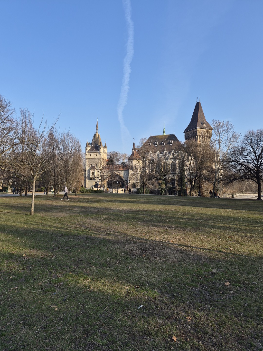 Экскурсия понравилась, Светлана отличный рассказчик, много знает, отвечала на вопросы. Показала интересные места, сориентировала где покушать