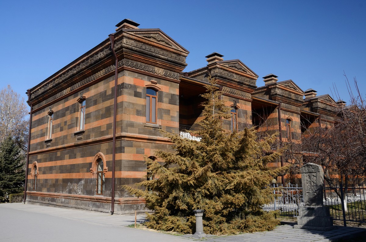 Фото Святой Эчмиадзин, руины храма Звартноц и парк «Гавань Ноя»