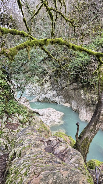 Всё было максимально удобно и индивидуально организовано. Широкий спектр знаний экскурсовода позволял общаться на любые темы.