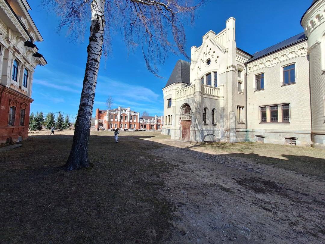 Была на экскурсии 03.04.25. Впечатления остались только положительные, отличный маршрут. Посещали несколько мест по дороге к
