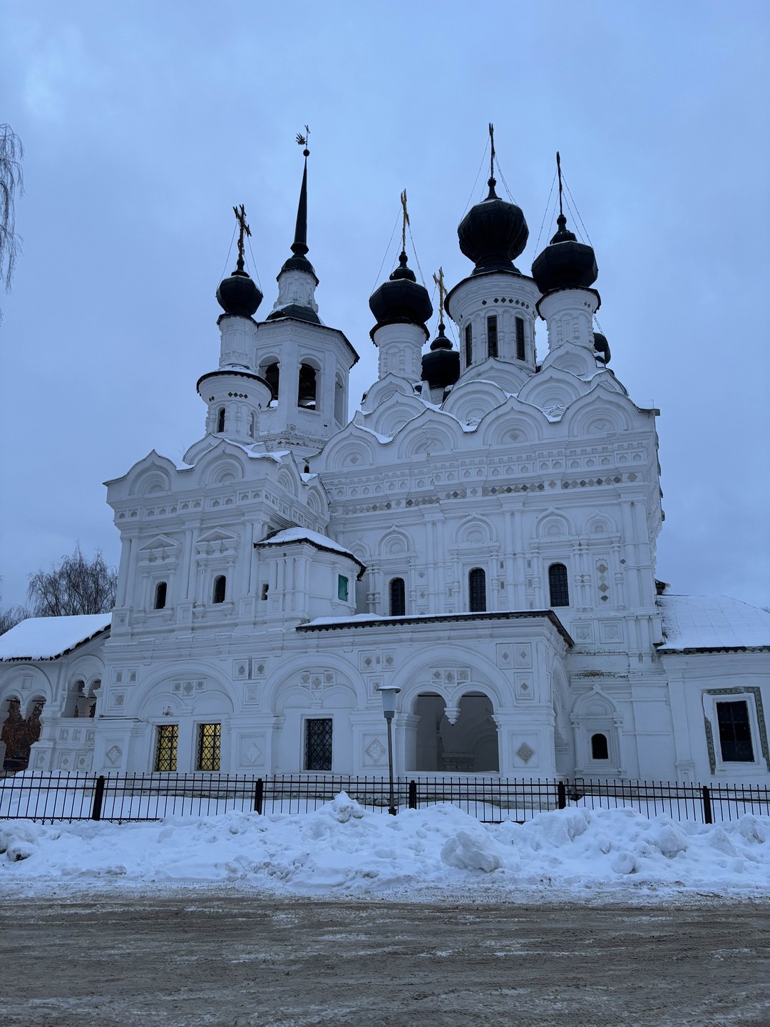 Сегодня Алексей провел нам замечательную интересную экскурсию по самобытному, небольшому, но такому приятному городу, как Великий