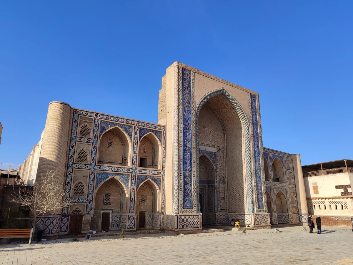 Из Самарканда в Бухару — с любовью