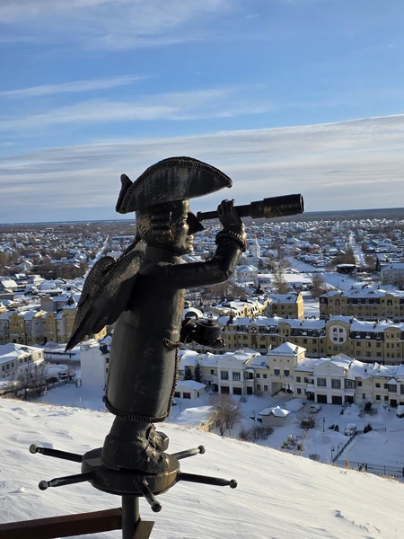 Замечательная экскурсия, отличный гид, влюблённый в город, неравнодушный к его истории и развитию. Создатель проекта 10ти ангелов!