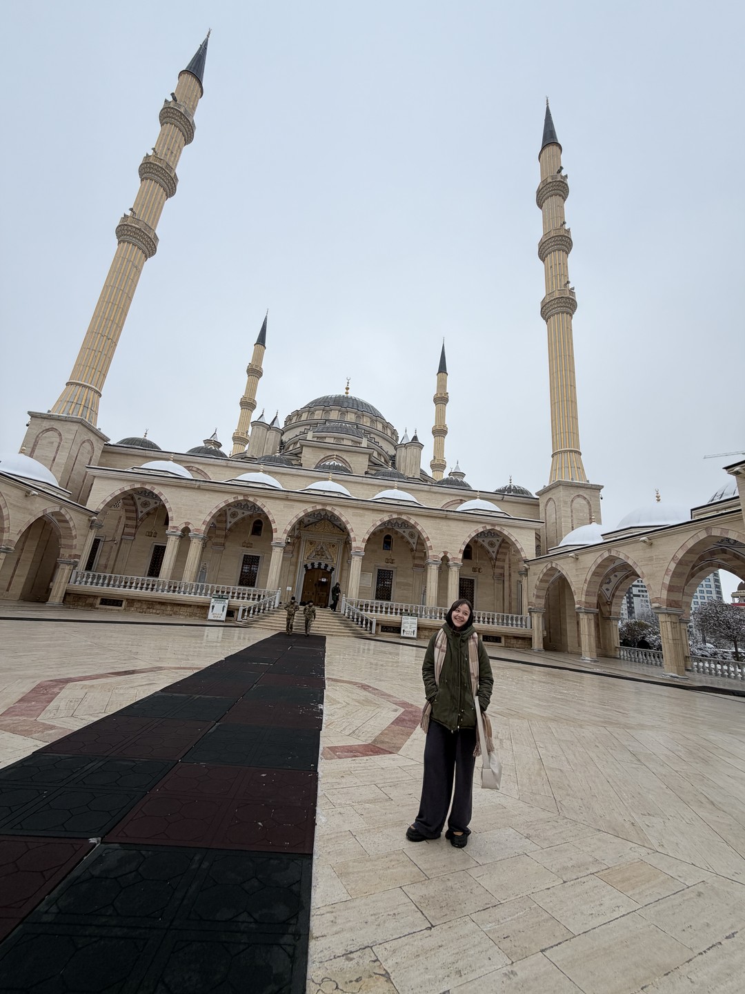 Всем здравствуйте. С большим удовольствием поучаствовали в экскурсионной поездке Махачкала-Грозный, побывали в трех мечетях и видовой