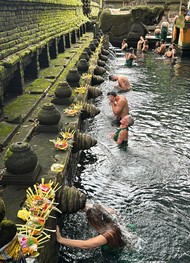 Фото отзыва 2: экскурсия "Обряд Мелукат и&nbsp;очищение в источнике Себату"