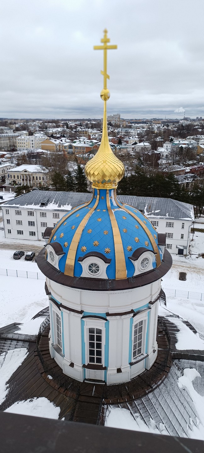 Прекрасная экскурсия по Костромской у Кремлю! Очень заинтересовались ребята 11 лет. Проходы по винтовым лестницам, смотровая