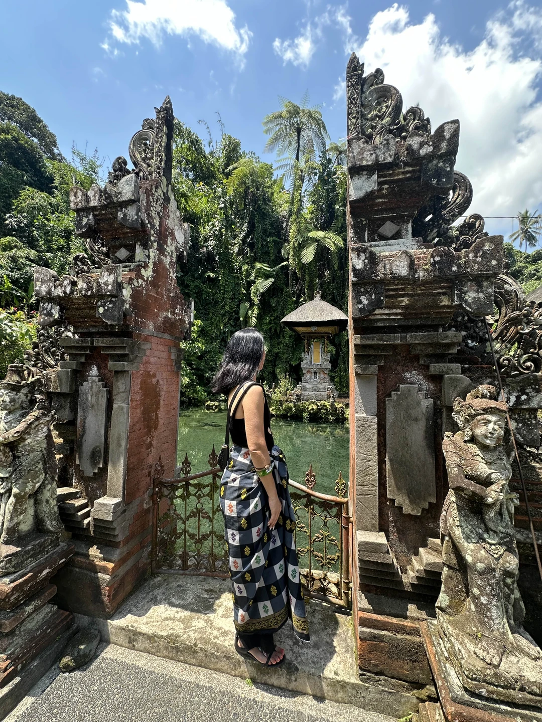 Шикарная экскурсия с ветерком и умным местным гидом по имени Астра! Показал программу максимум, за один