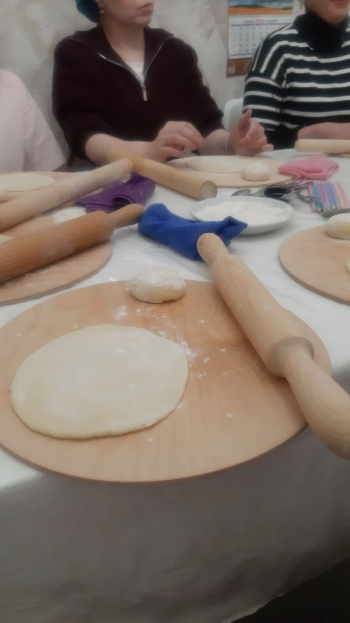 Приготовление блюд из теста это вообще не моё и пироги я стараюсь не есть). Во время