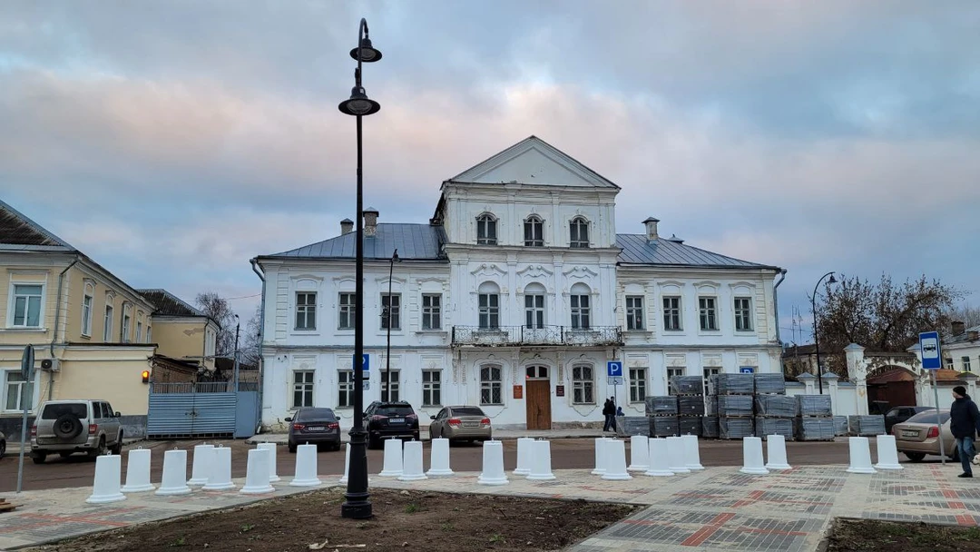 Замечательная экскурсия! Галина очень интересный рассказчик, блестяще знает историю города, любит его и заражает всех этой