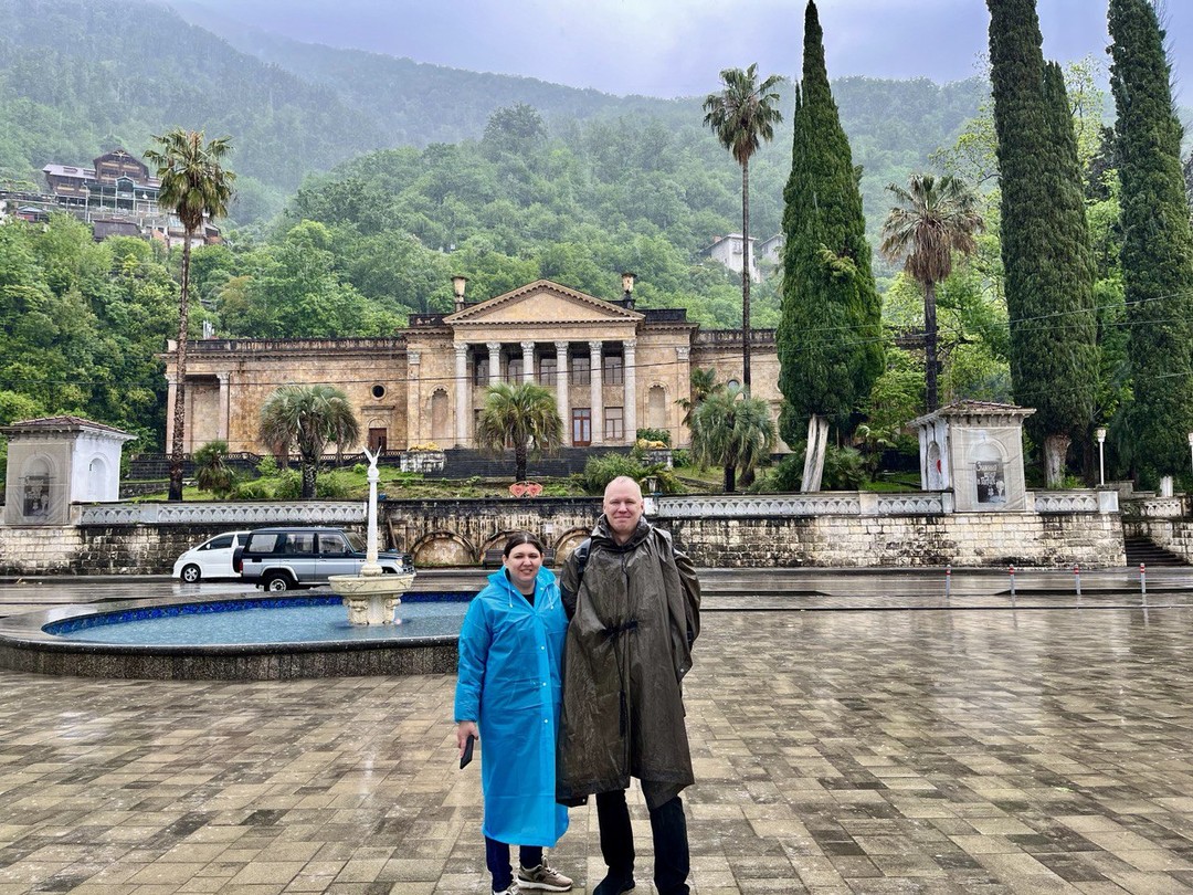 Посетив Абхазию, я не мог не очароваться красотой этой удивительной страны. Мы побывали в Бзыбском ущелье