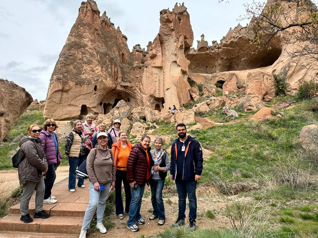 Мурат отличный гид,очень ответственный, пунктуальный, много знает,хорошо говорит по русски. Очень милый, чувствуется, что любит Каппадокию