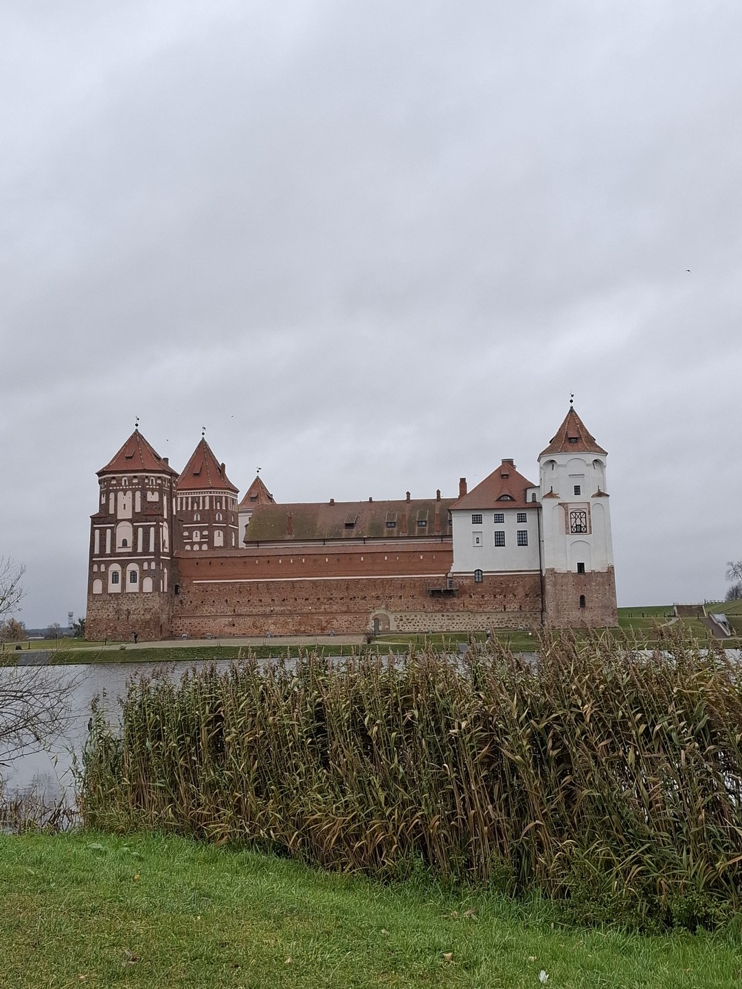 Групповая экскурсия в замки Мир и Несвиж (обед включен) (Татьяна)