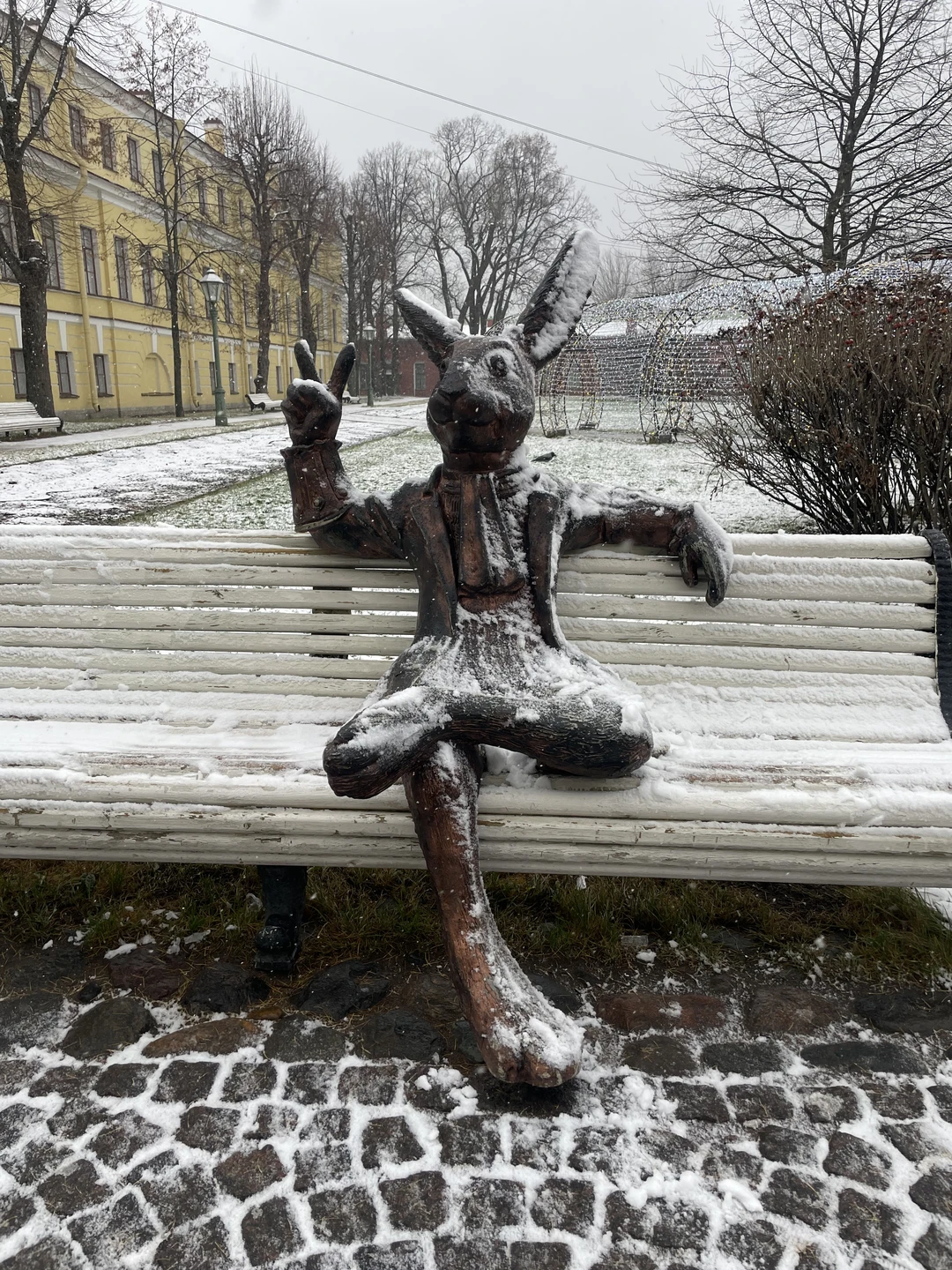 Благодарю Александра за экскурсию. Все понравилось. Сама не очень люблю историю, но здесь все последовательно уложилось