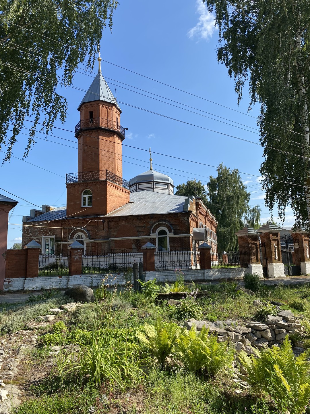 Прогулка по памятным местам города Касимова с гидом Тамарой Калининой прошла замечательно. Тамара, очень знающий гид