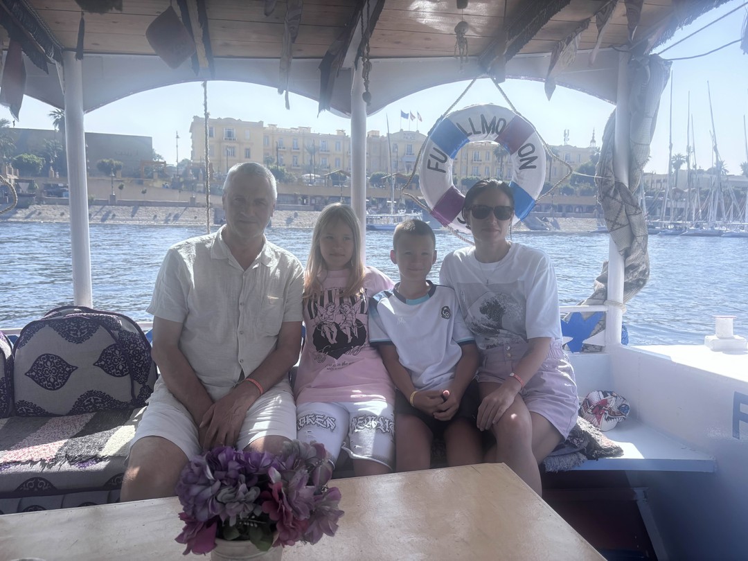 Отличная экскурсия!!!! Очень грамотно спланирован маршрут, дети 9 и 11 лет выдержали без проблем! Много новой