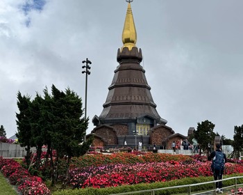Дои Интханон - вершина Таиланда и водопады, возвращение в Чиангмай