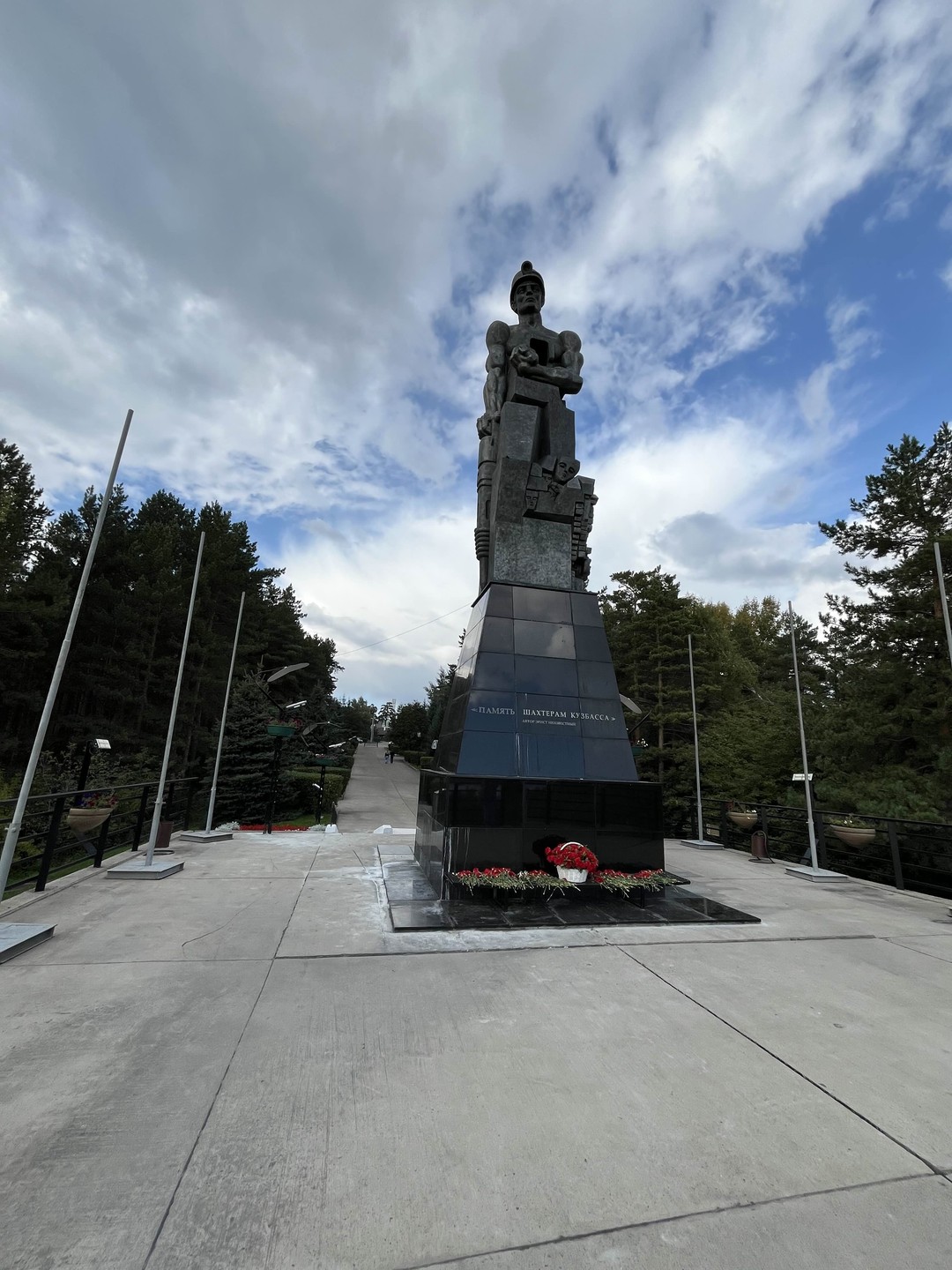 Рекомендую. Для первого знакомства с городом это отличный маршрут и тайминг. Очень красивый город, и теплое
