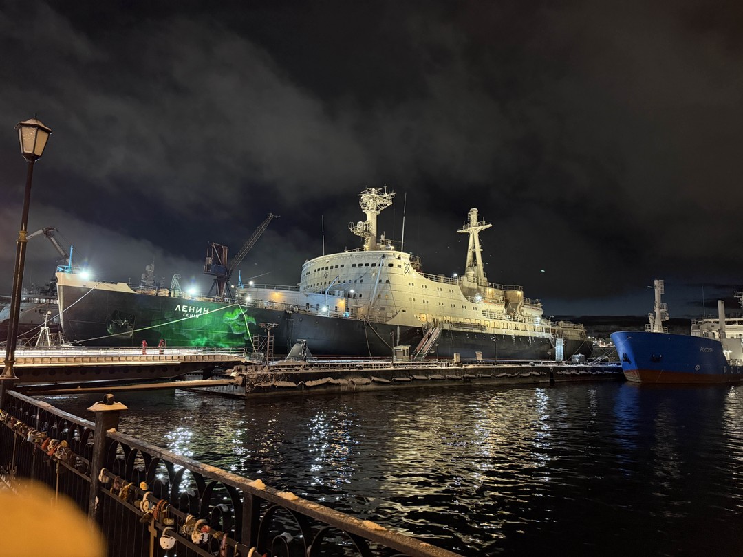 Прекрасно организованная экскурсия. Очень важно первое впечатление от города. Максим - прекрасный рассказчик, сумел передать нам