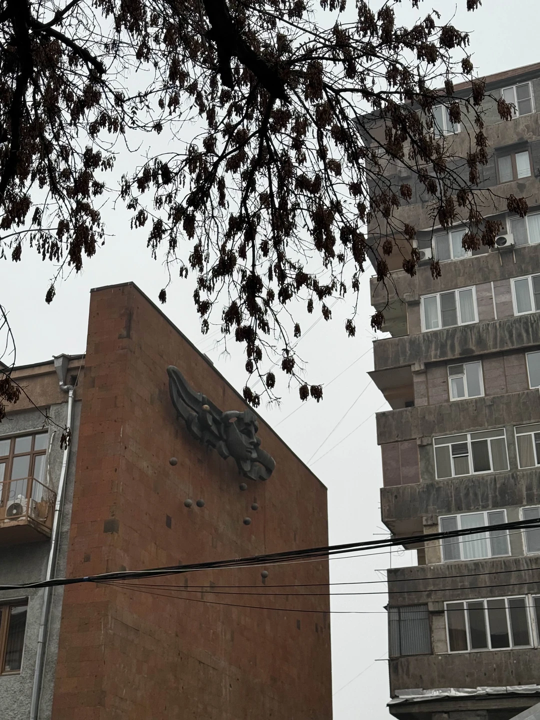 Отличная экскурсия, прекрасный гид Арам. Были как популярные достопримечательности, так и неочевидные, но очень интересные места