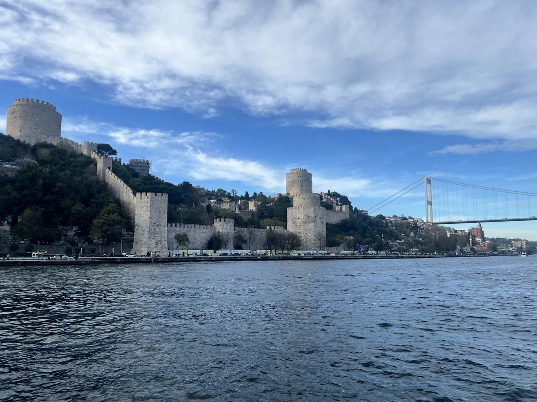 Это была потрясающая экскурсия! Мы провели весь день в невероятной компании в старом городе Стамбула. Было