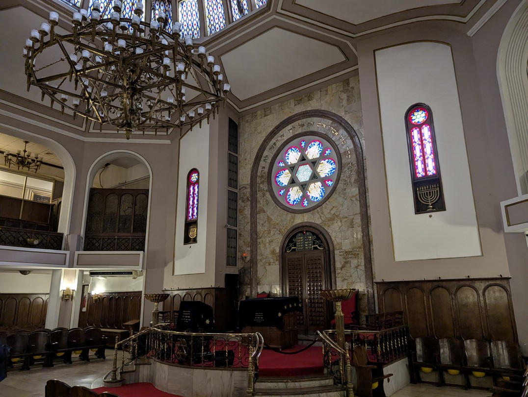 Джевхер провел замечательную увлекательную экскурсию! Узнали много нового материала, Джевхер показал отличные знания мировой истории, множество