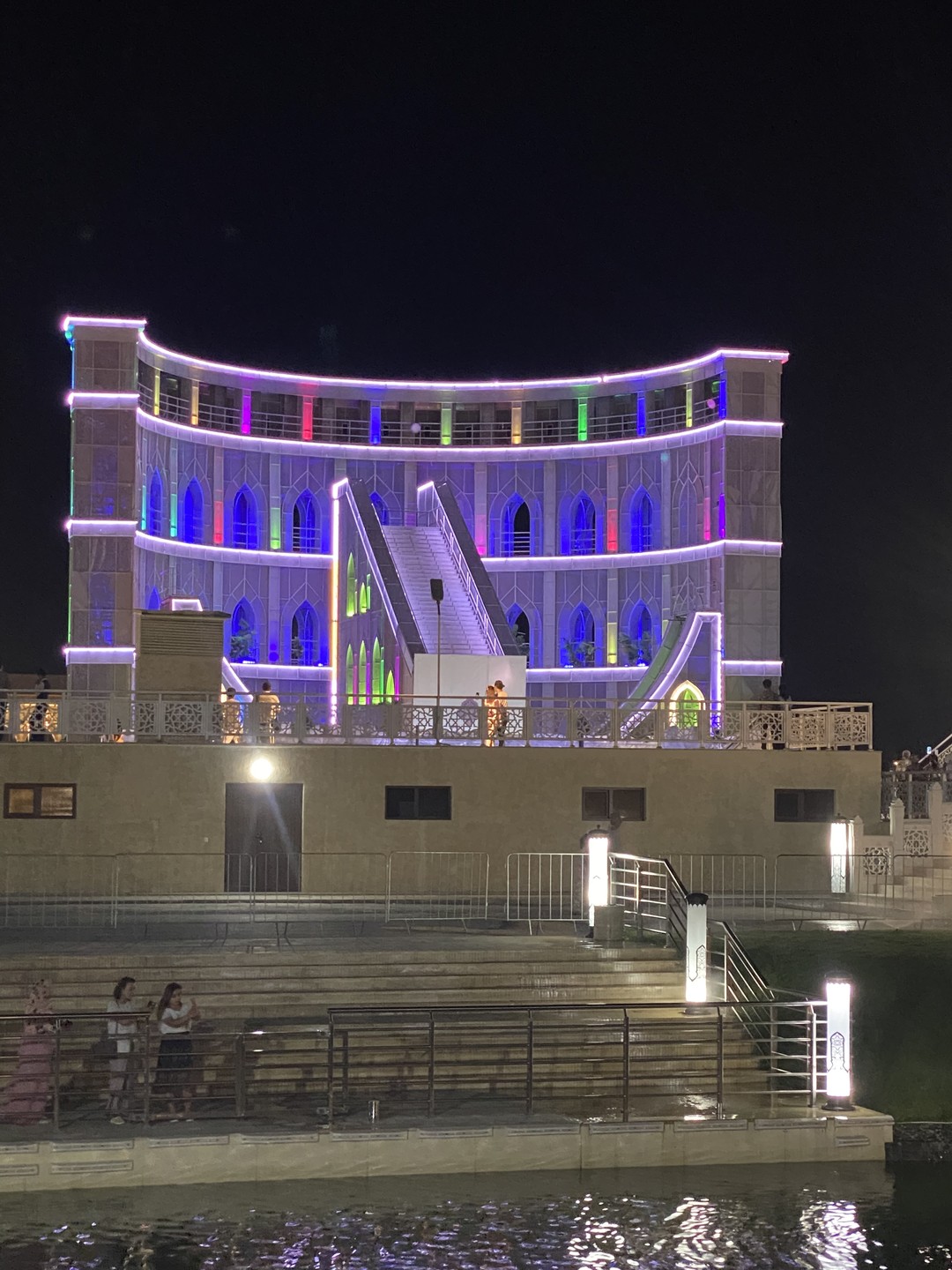 Красивая экскурсия!!! Очень приятный и грамотный экскурсовод Джамшед!!! Всем рекомендуем экскурсию, не пожалеете!!!