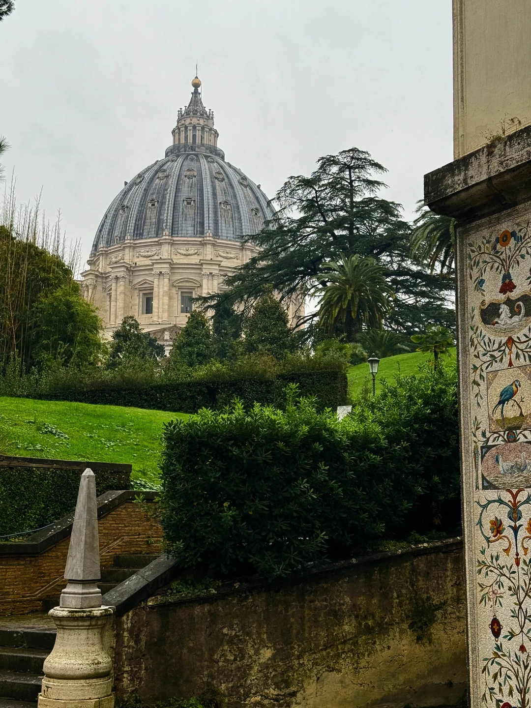 Нелли супер гид! Взяли у неё 2 экскурсии - Колизей и Ватикан. Не пожелали ни на