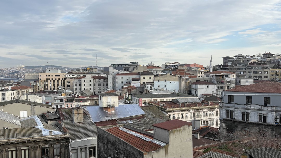 Отлично провела экскурсию гид Баяна. Заинтересовала и заняла ребенка 13 лет! Рассказала историю гранд базара и