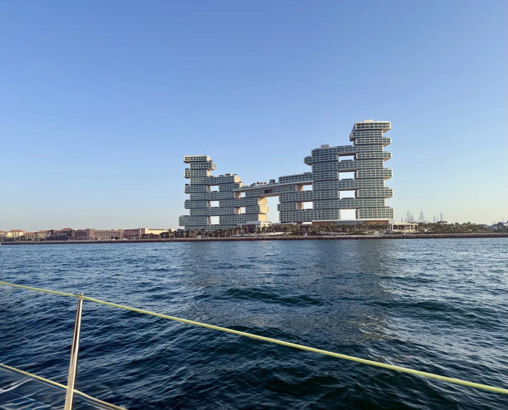 По Персидскому заливу - морская прогулка под парусом с купанием (Юлия)