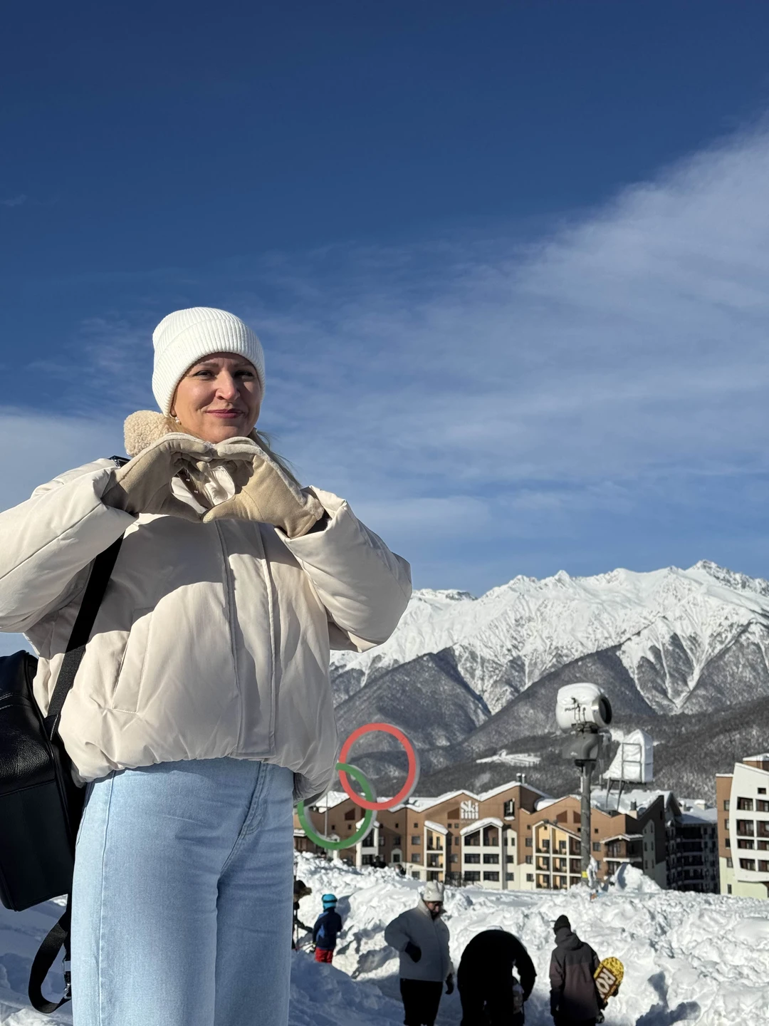 Экскурсия прошла отлично, водитель профессионал, экскурсовод Кристина-милая,общительная,грамотная- душа нашей компании. Рекомендую