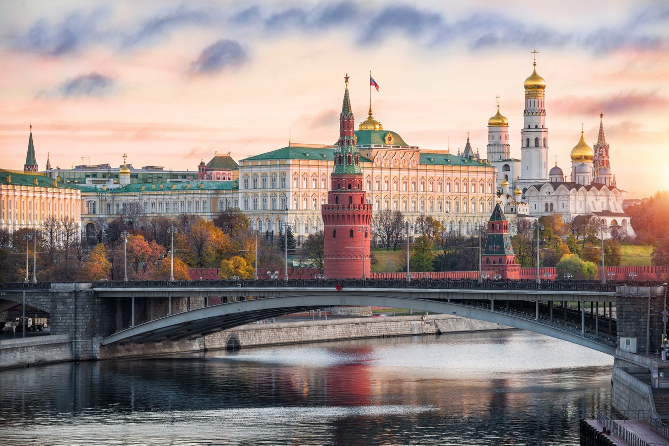 Главное изображение экскурсии - Экскурсия по Москве-реке на роскошном корабле