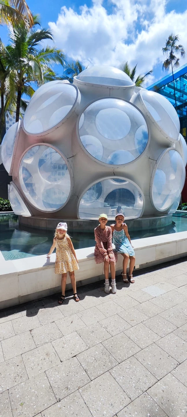 Мы заказали экскурсию "Секретный Майами" и остались очень довольны. Нашим гидом была Екатерина. Она уточнила у