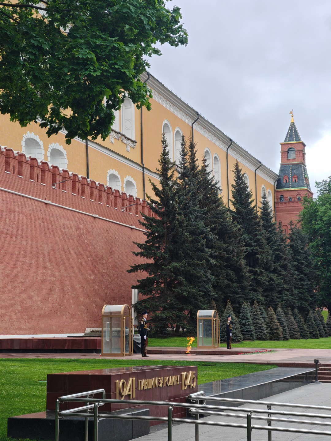 Заказали экскурсию у Ирины для семьи 2 взрослых и 2 детей (12 и 14 лет). Понравилось и детям, и взрослым!
