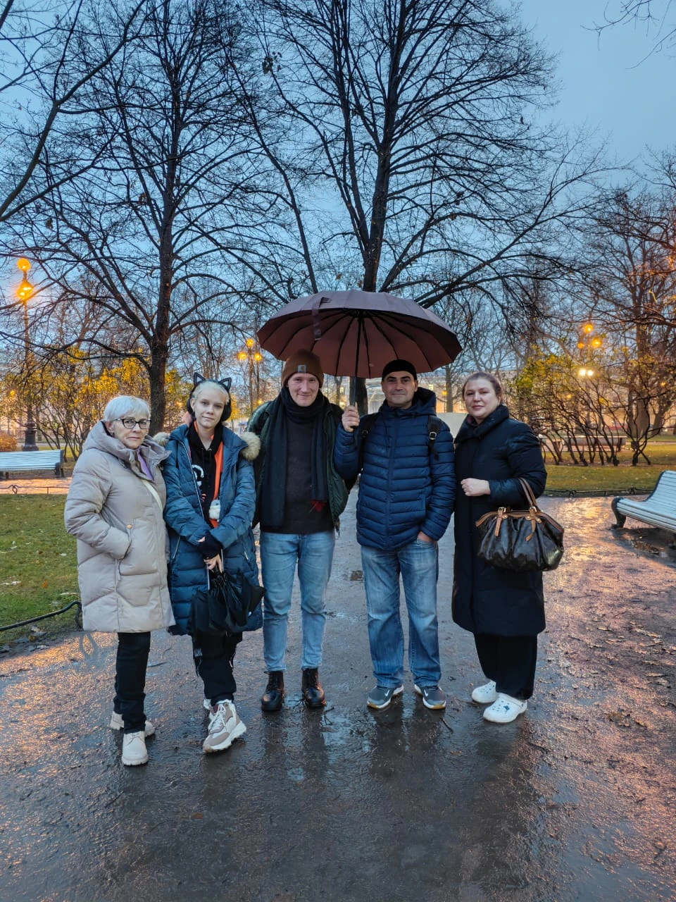 Приехали мы из Хабаровска с дочерью. Совершенно случайно наткнулась на рекламу экскурсий, пока искали квартиру ещё