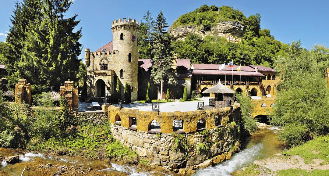 Замок коварства и&nbsp;любви — живописная скала с&nbsp;необычной историей