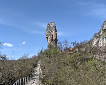 Катание по канатной дороге, монастырь Мгвимеви, ущелье Чератхеви и пещерный город Уплисцихе