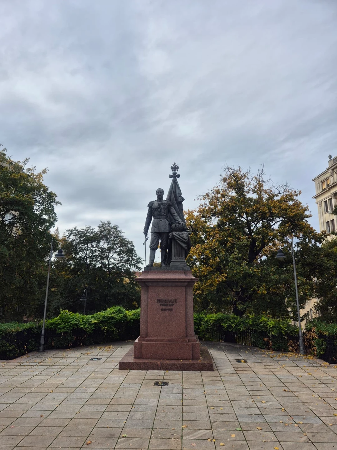 Здравствуйте! Вчера Филипп провёл экскурсию для меня и моих коллег. Все остались в восторге! У Филиппа