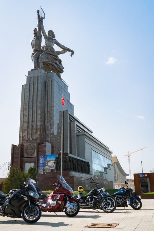 Мотопрогулка по Москве с посещением байк-центра «Ночные Волки»